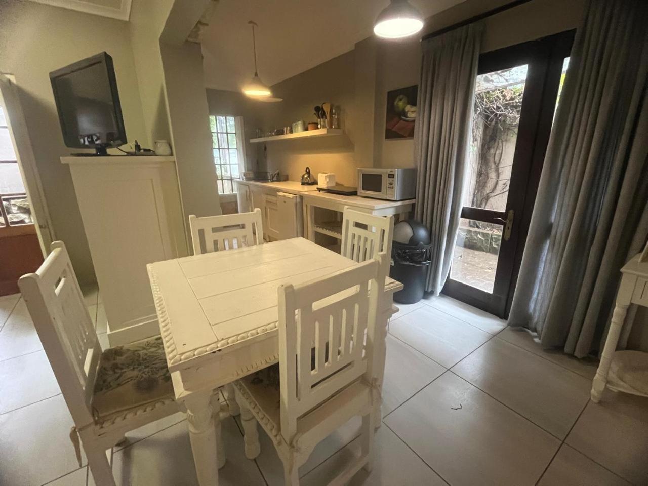 By The Way Guesthouse Clarens Εξωτερικό φωτογραφία